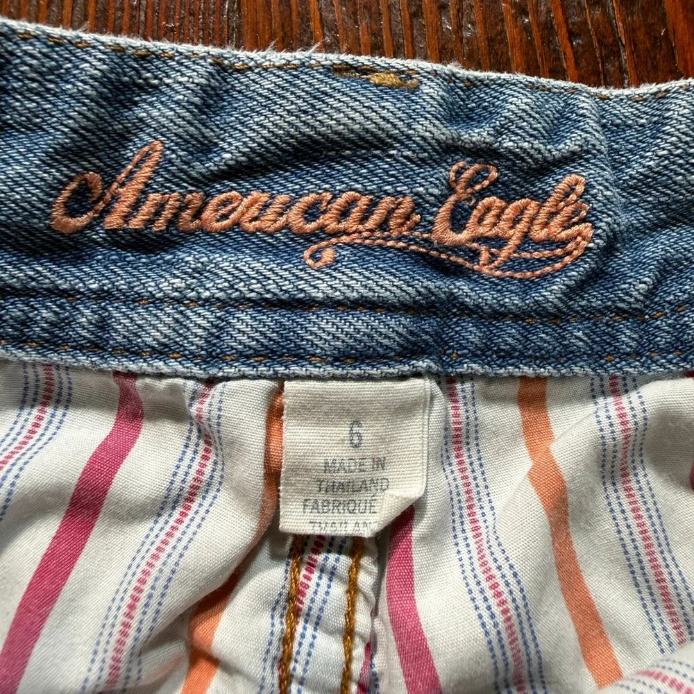 American Eagle Denim Shorts Women 6 Light Blue Distressed Raw Hem Low Rise 2647